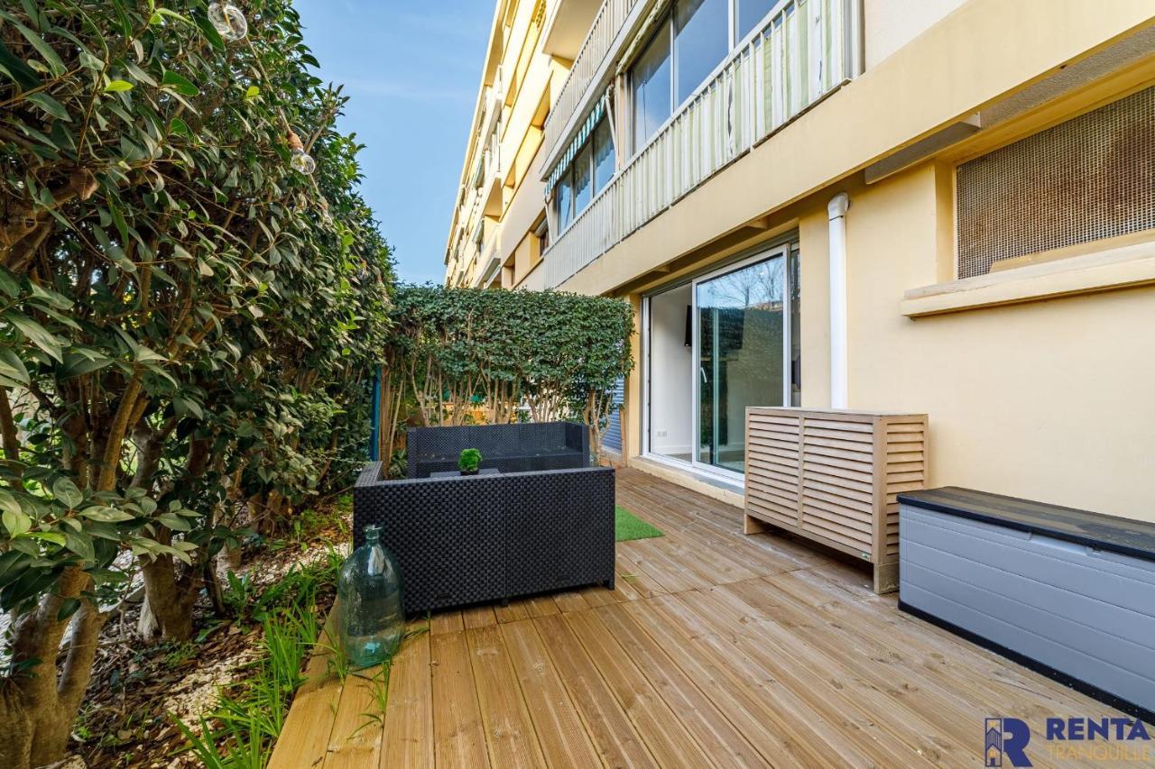 Appartement Le Provencal - Wi-Fi - Parking à Fréjus Extérieur photo